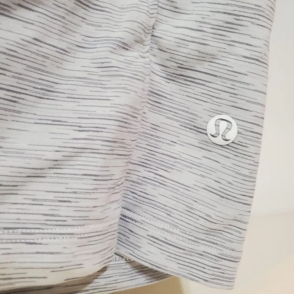 Lululemon On the Fly Shorts size 4 Gray Space Nimbus Women athletic beach travel